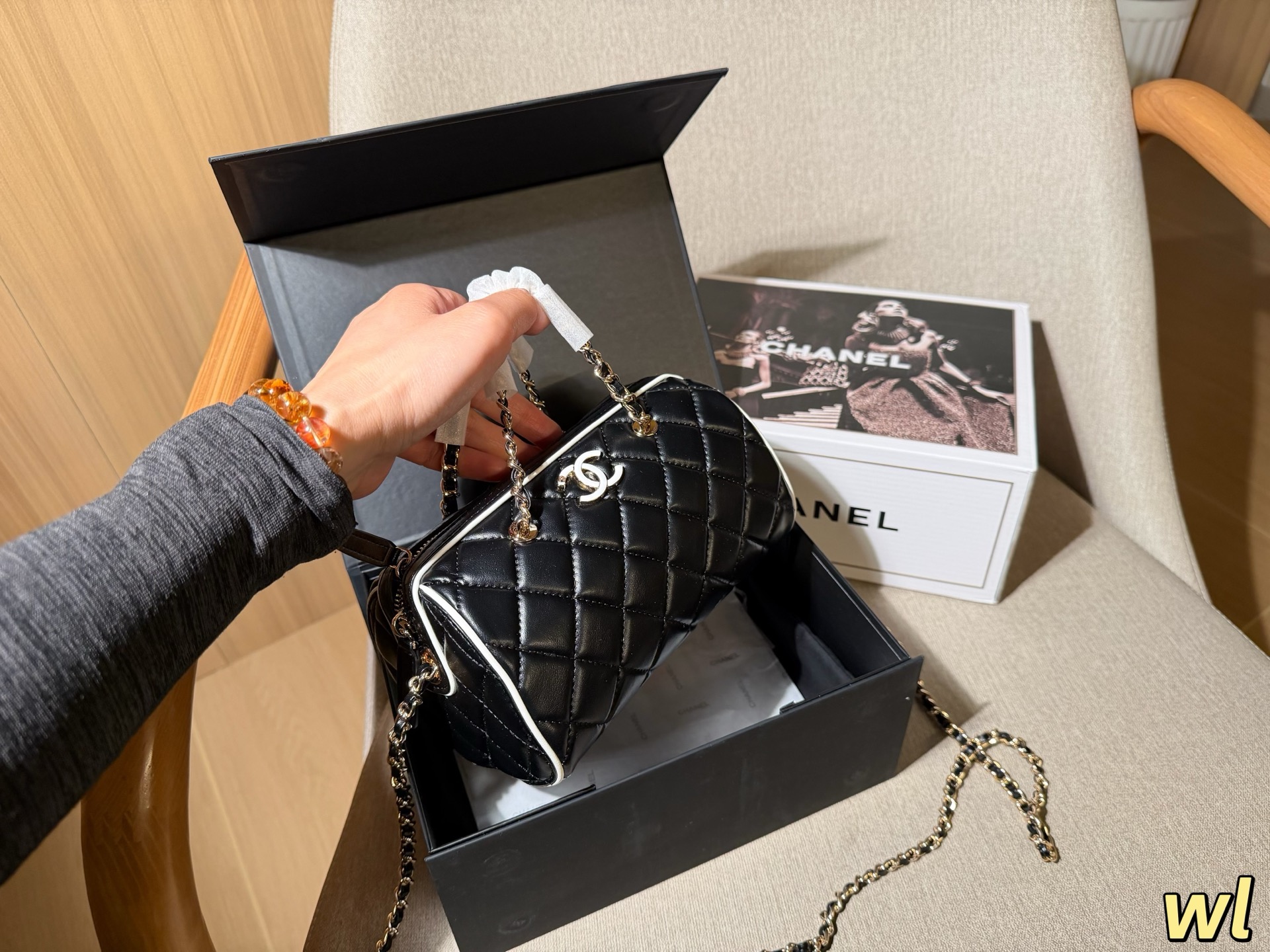 Alternative view of Chanel Crossbody Bag 09965