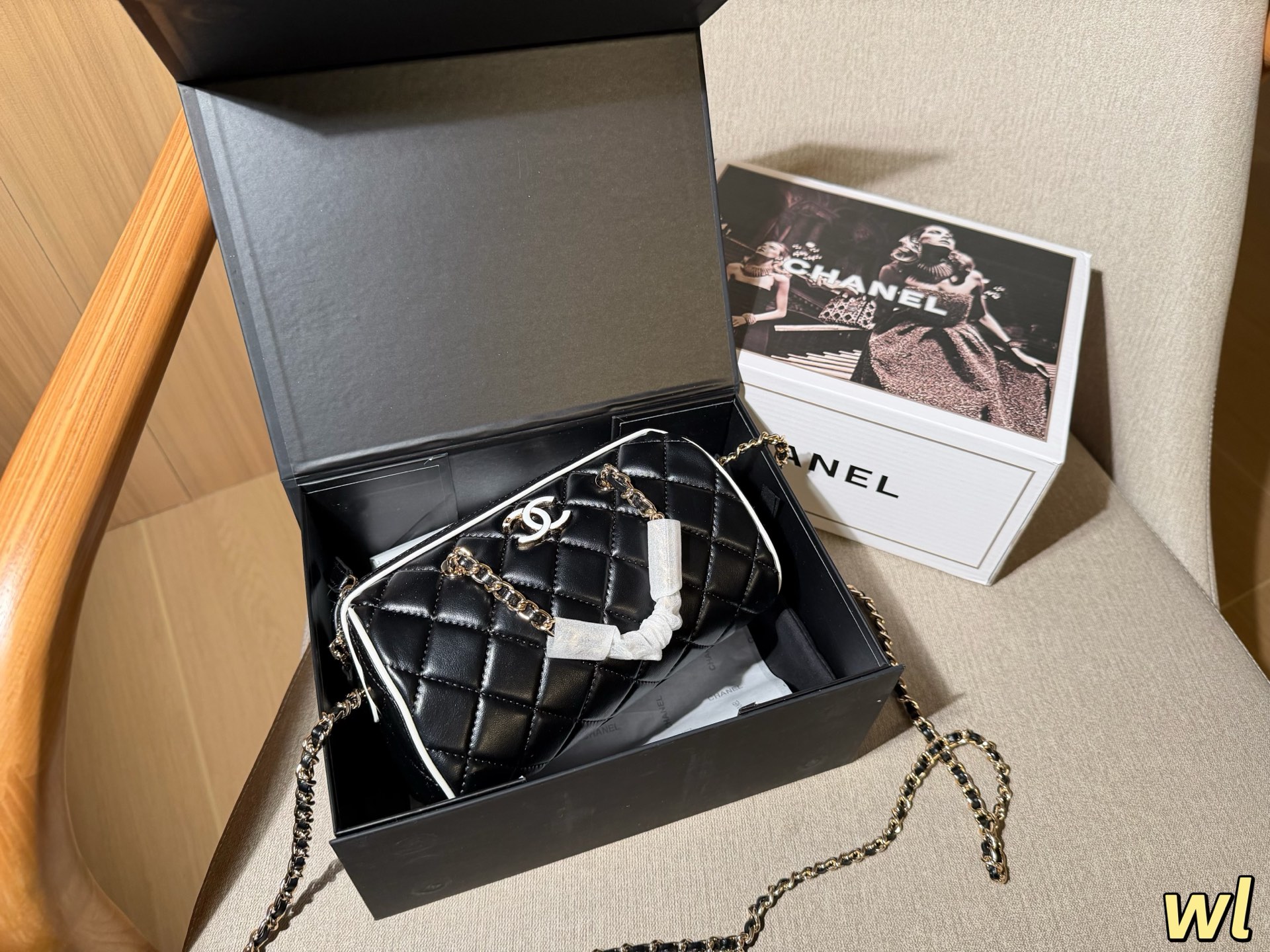 Chanel Crossbody Bag 09965