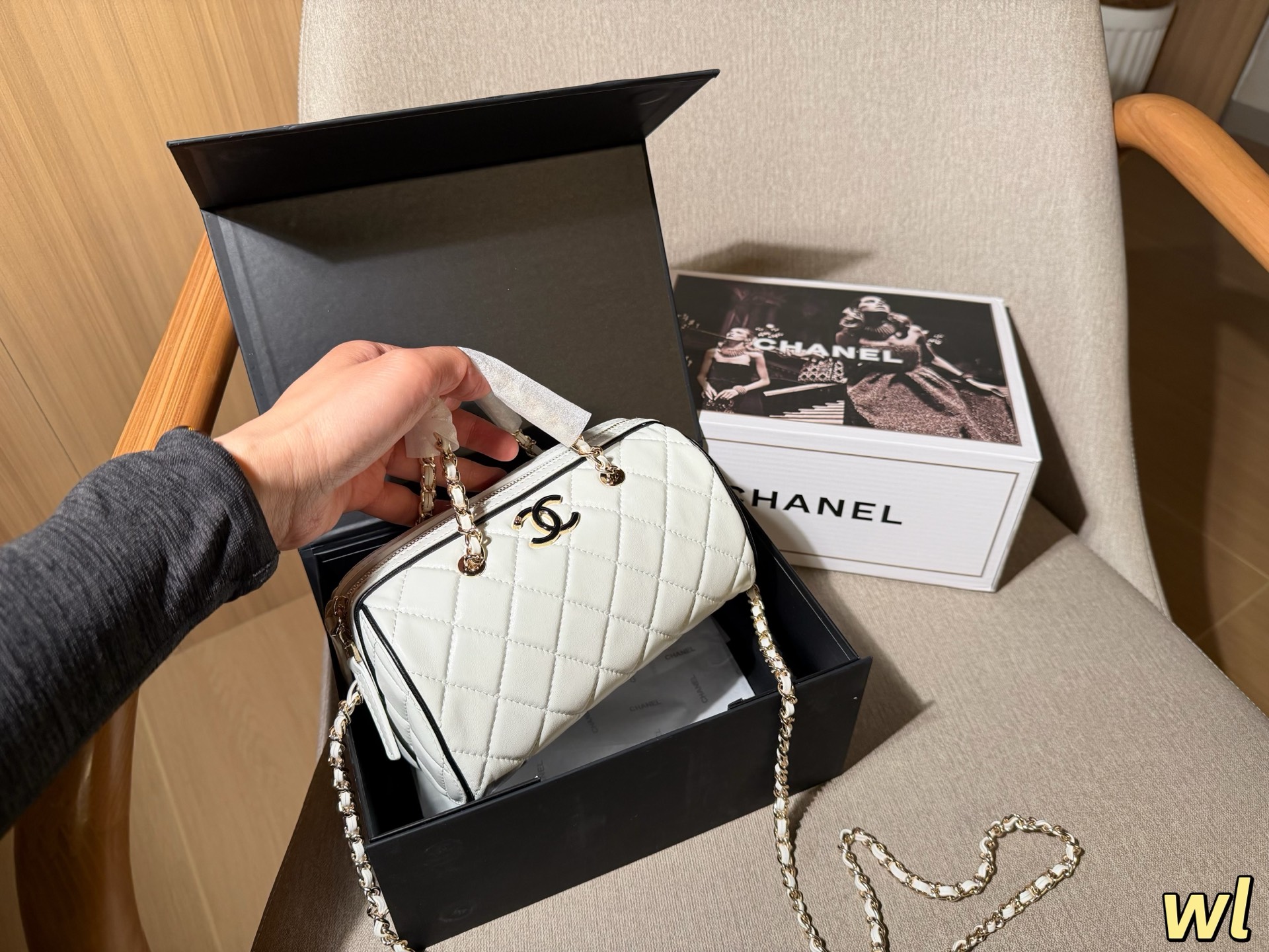 Alternative view of Chanel Crossbody Bag 09964