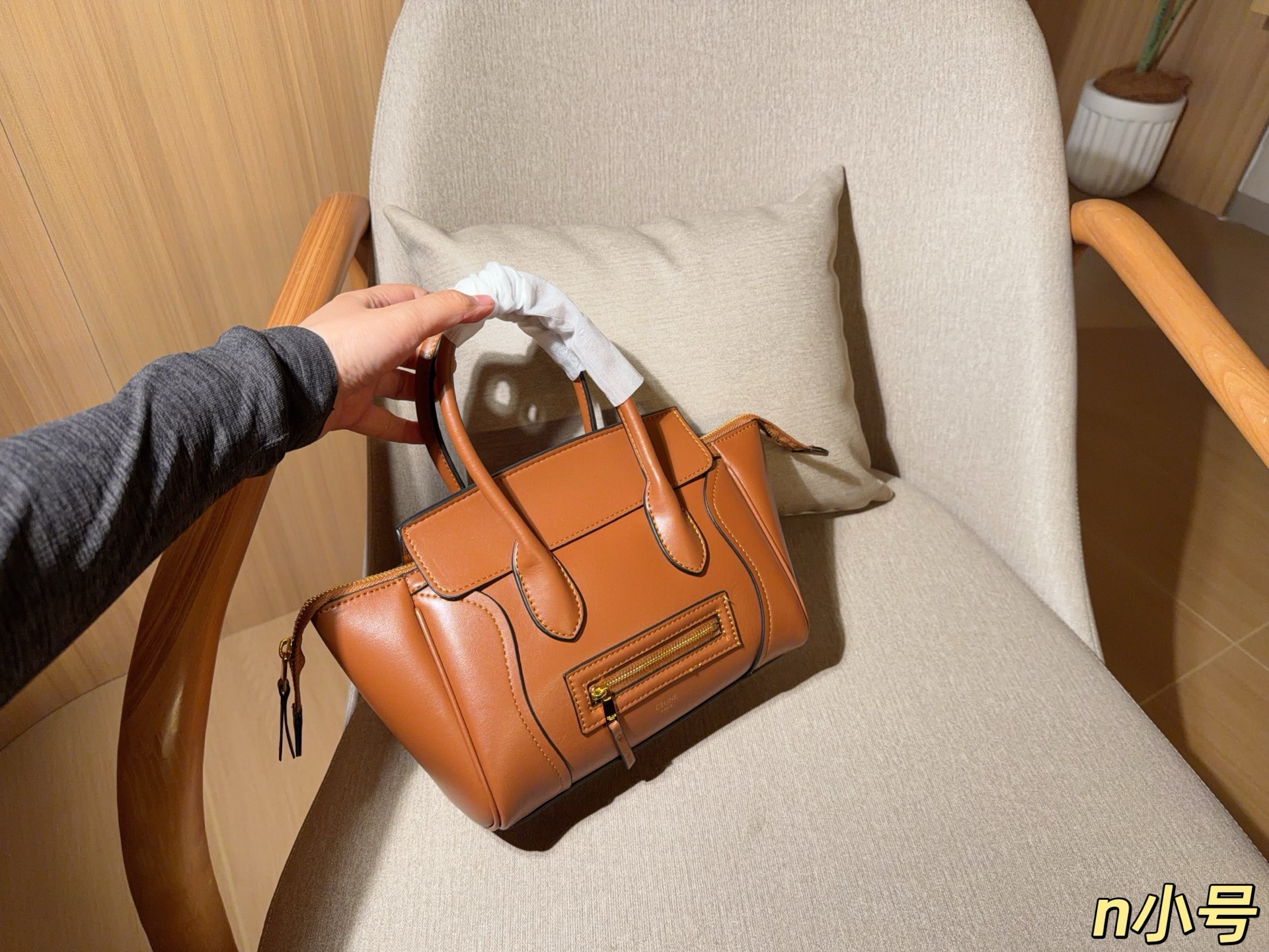 Alternative view of Celine Handbag 09975