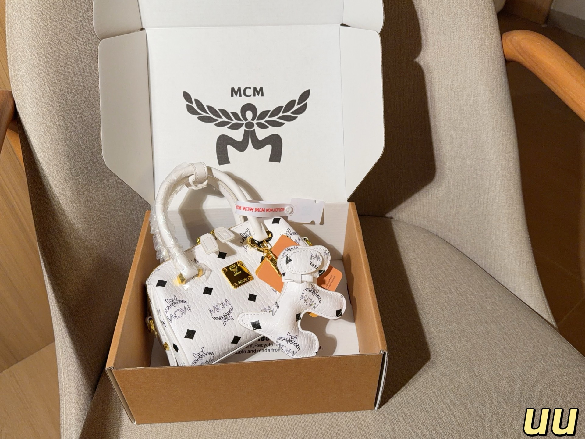 P145 MCM Mini Nano mini Boston pillow bag Size: 18×10×9 Gift box packaging🎁uu