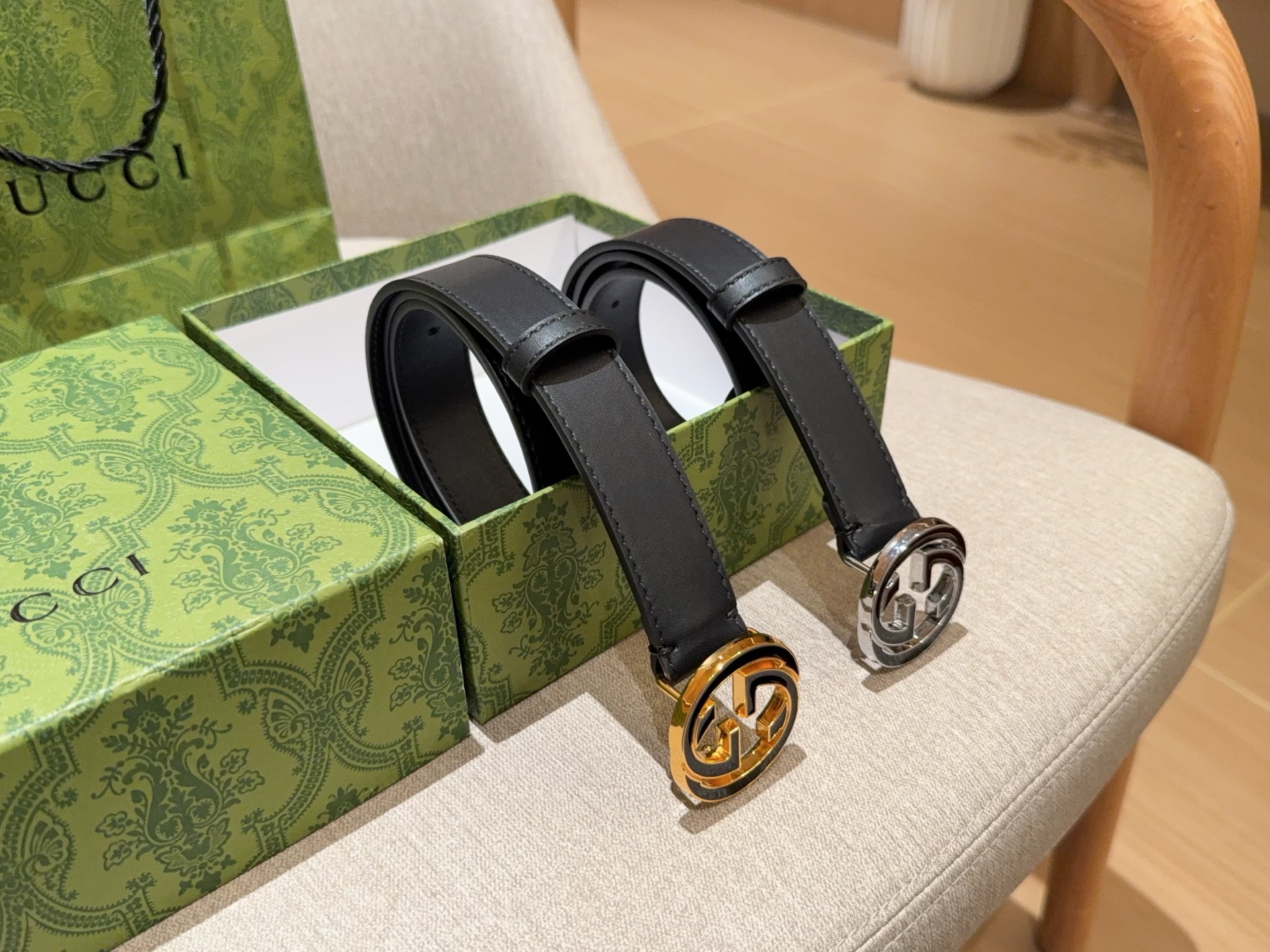150 | Gucci | Cowhide Belt Belt | Full Package Handbag
