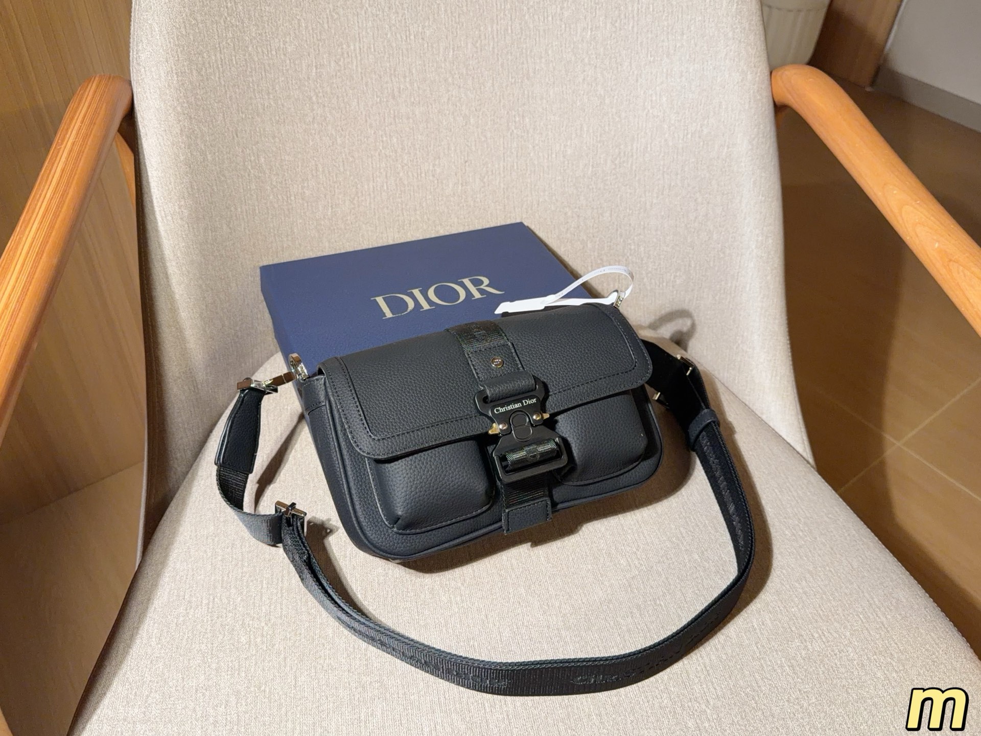 255 | Dior | Hit The Road New Messenger Bag Daily Commuting🉑 | Size 23×13×7 | Gift Box Packagingm