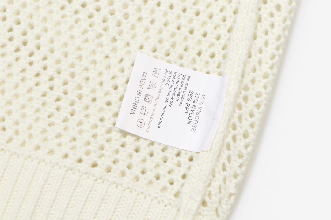 AMIRI 2024 Sweaters: Front-and-Back Logo Flowers, Tiara Design in Black and Pearl White - 图片 9