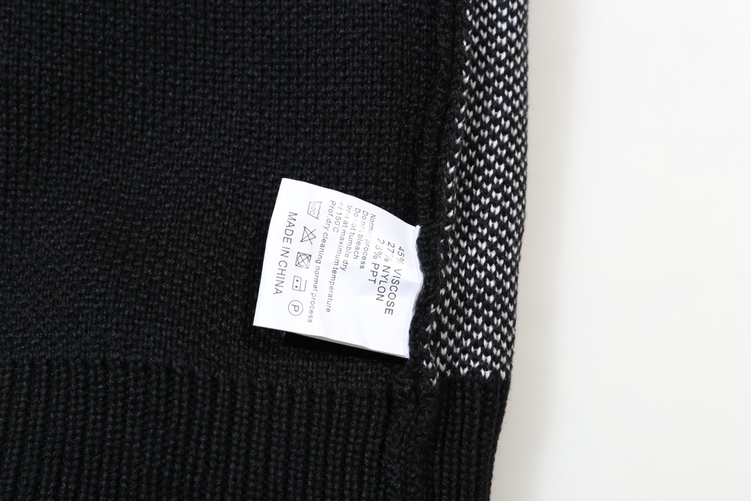 ARC’TERYX Classic Logo Wool Coat in Black, Blue, and Red, Various Sizes Available - 图片 9