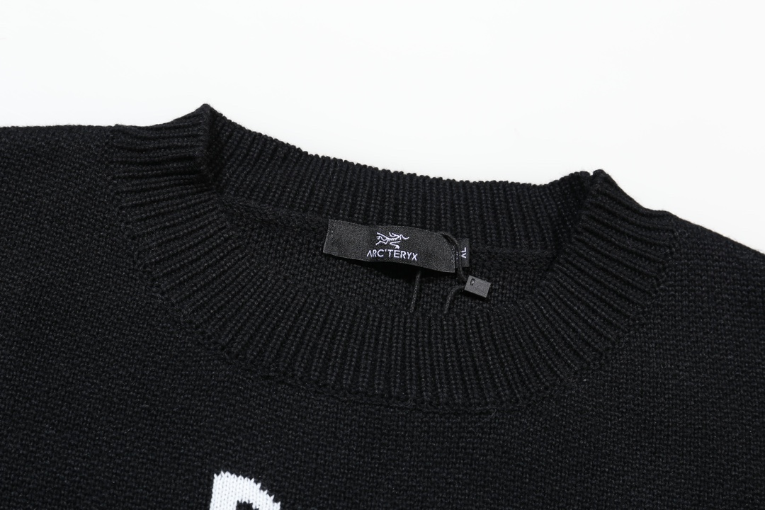 ARC’TERYX Classic Logo Wool Coat in Black, Blue, and Red, Various Sizes Available - 图片 3