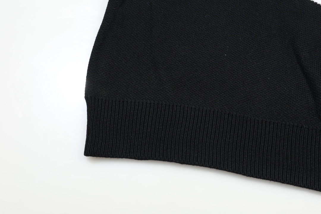 ARC’TERYX Classic Logo Wool Coat in Black, Blue, and Red, Various Sizes Available - 图片 6