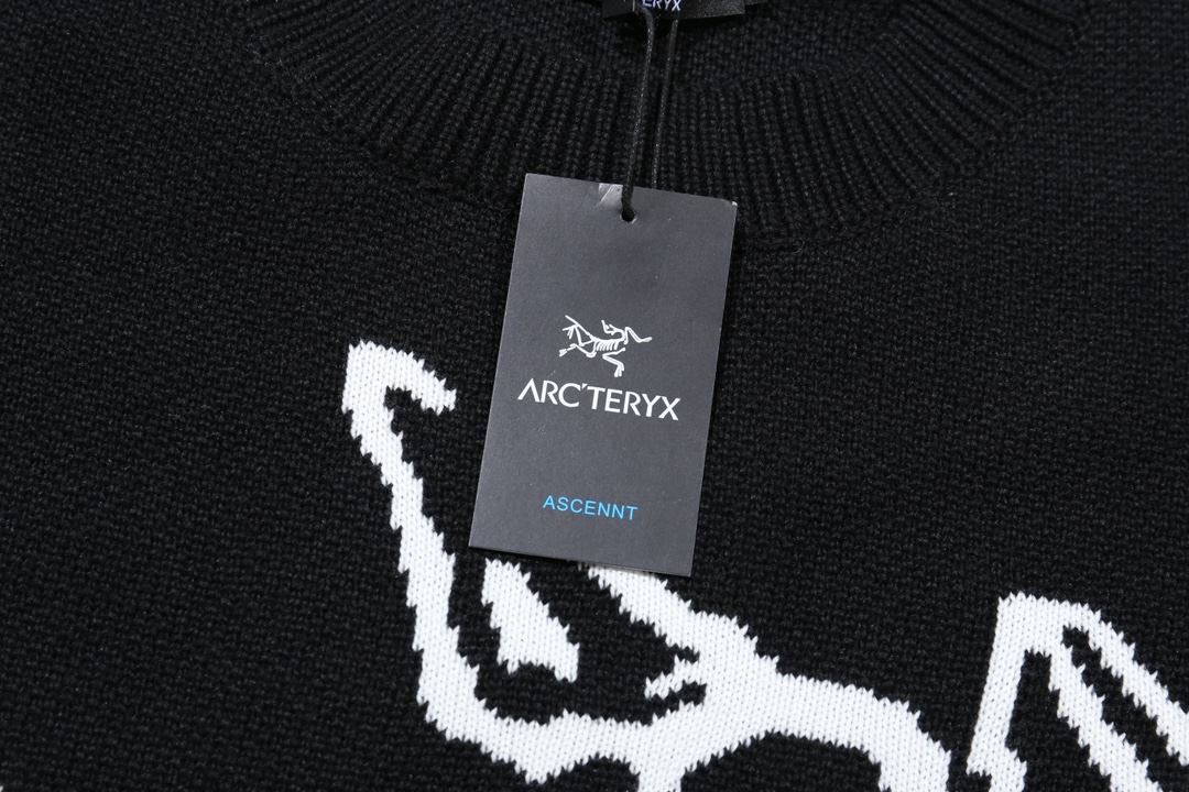 ARC’TERYX Classic Logo Wool Coat in Black, Blue, and Red, Various Sizes Available - 图片 4