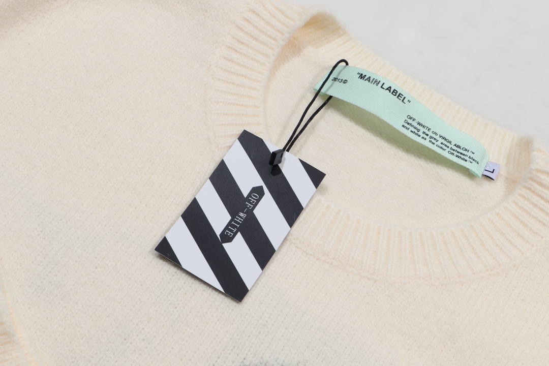 DB Off white, the latest letter logo. Colour: Black, white Number of codes: SM L XL XXL - 图片 9