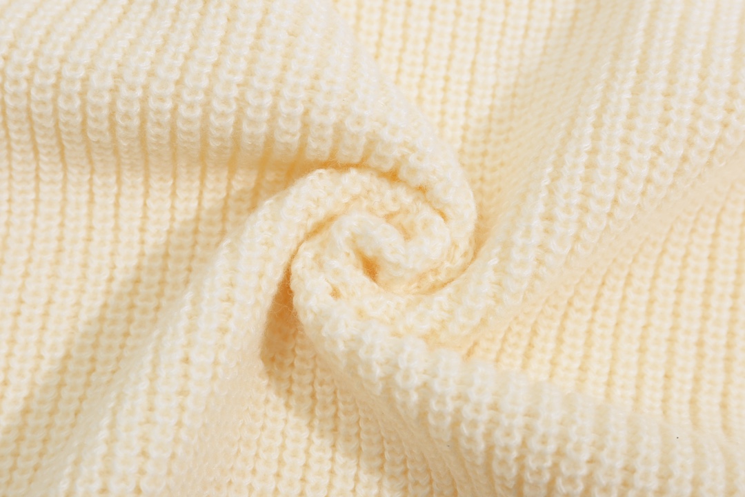 Celine Selin Almond Wool Coat with Sticker Letter Detail in Multiple Sizes - 图片 4