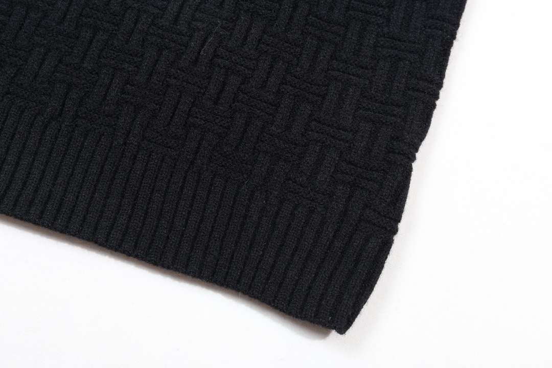New Cashmere Sweaters in White and Black for Fall/Winter Season, Various Sizes Available - 图片 6