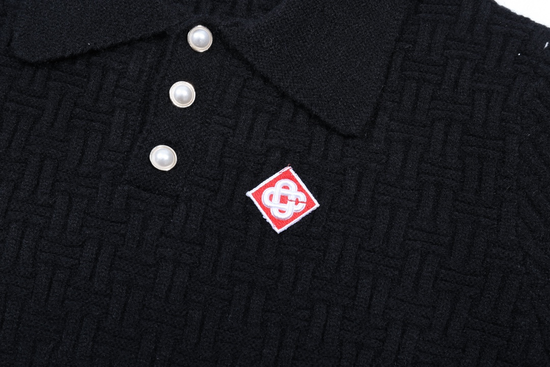 New Cashmere Sweaters in White and Black for Fall/Winter Season, Various Sizes Available - 图片 4
