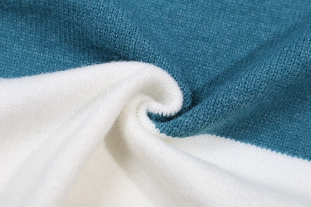 New Fall/Winter DB Sweaters in Light Blue and Deep Blue, Multiple Sizes Available - 图片 8
