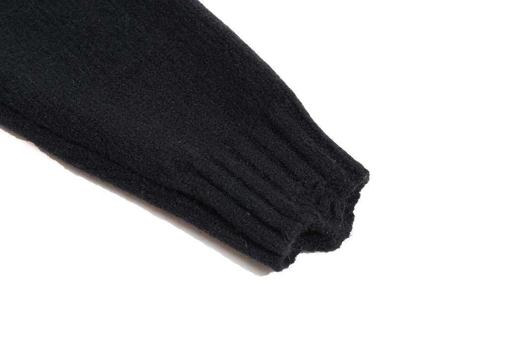 DB Maison Margiela, a magila knitting sweater. Colour: Green, Black Number: M L XL XXL - 图片 6