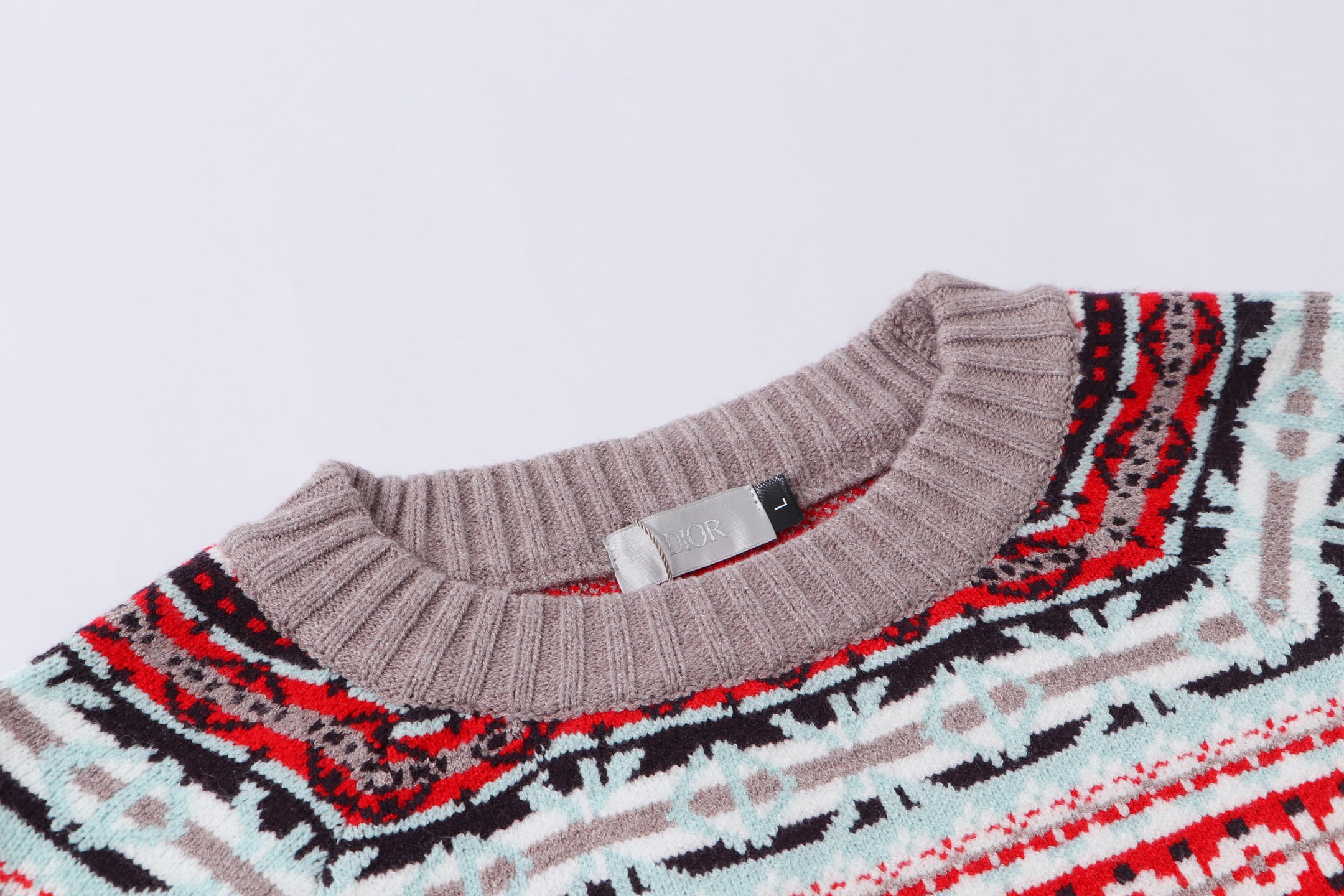 P150



DIOR迪奥 条纹logo提花针织 羊毛圆领毛衣
颜色：橙色 粉色 绿色
码数：S M L XL XXL