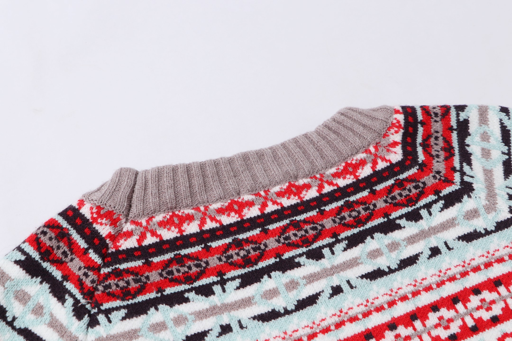 P150



DIOR迪奥 条纹logo提花针织 羊毛圆领毛衣
颜色：橙色 粉色 绿色
码数：S M L XL XXL