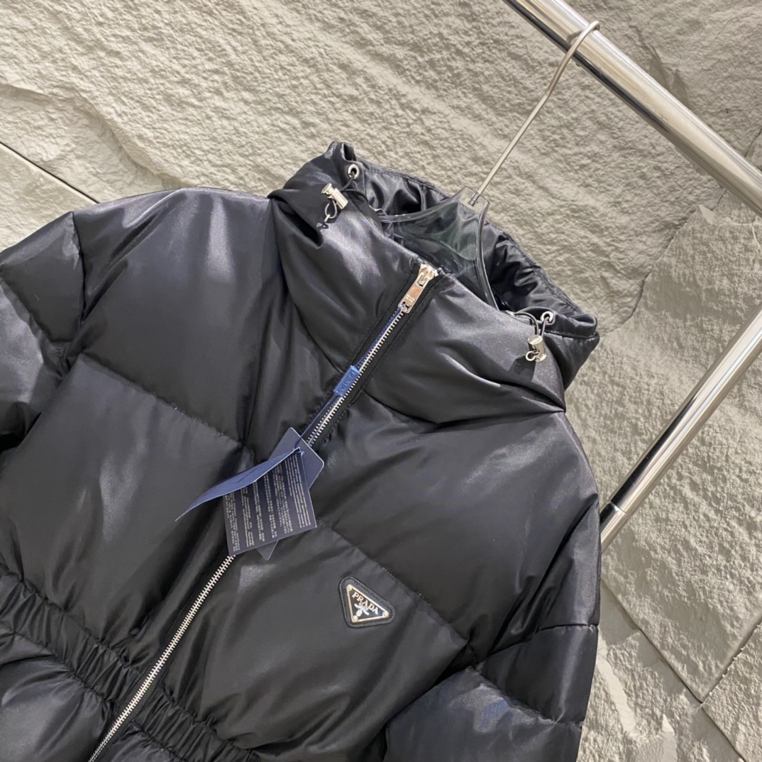 Prada new belted down jacket for women, slim fit with classic logo. Sizes S/M/L.-Big cat