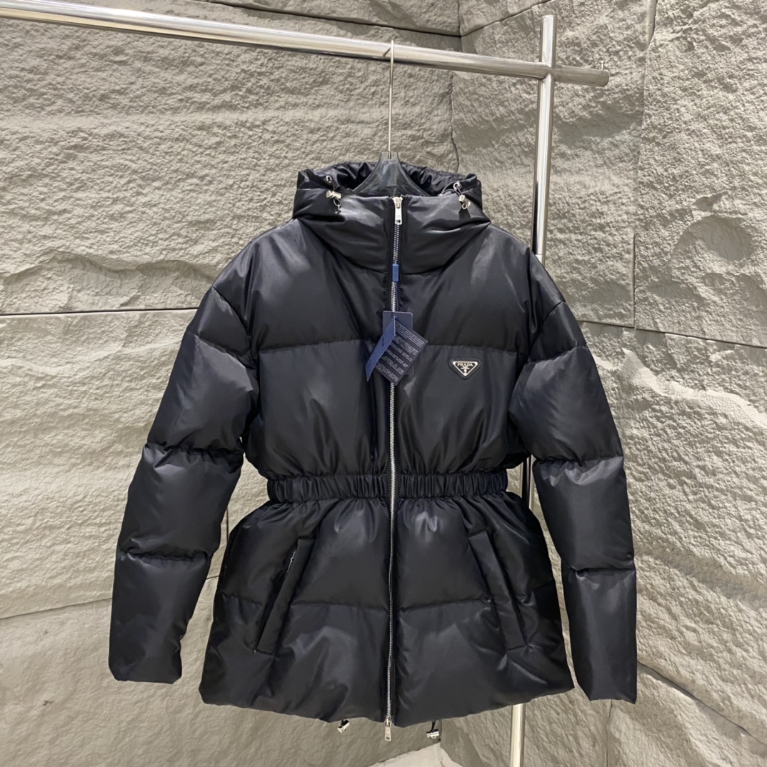 Prada new belted down jacket for women, slim fit with classic logo. Sizes S/M/L.-Big cat