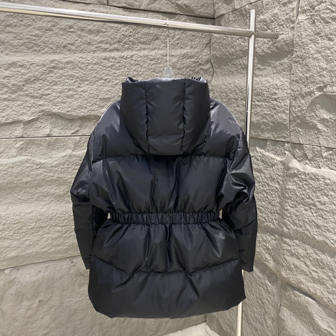 Prada new belted down jacket for women, slim fit with classic logo. Sizes S/M/L.-Big cat