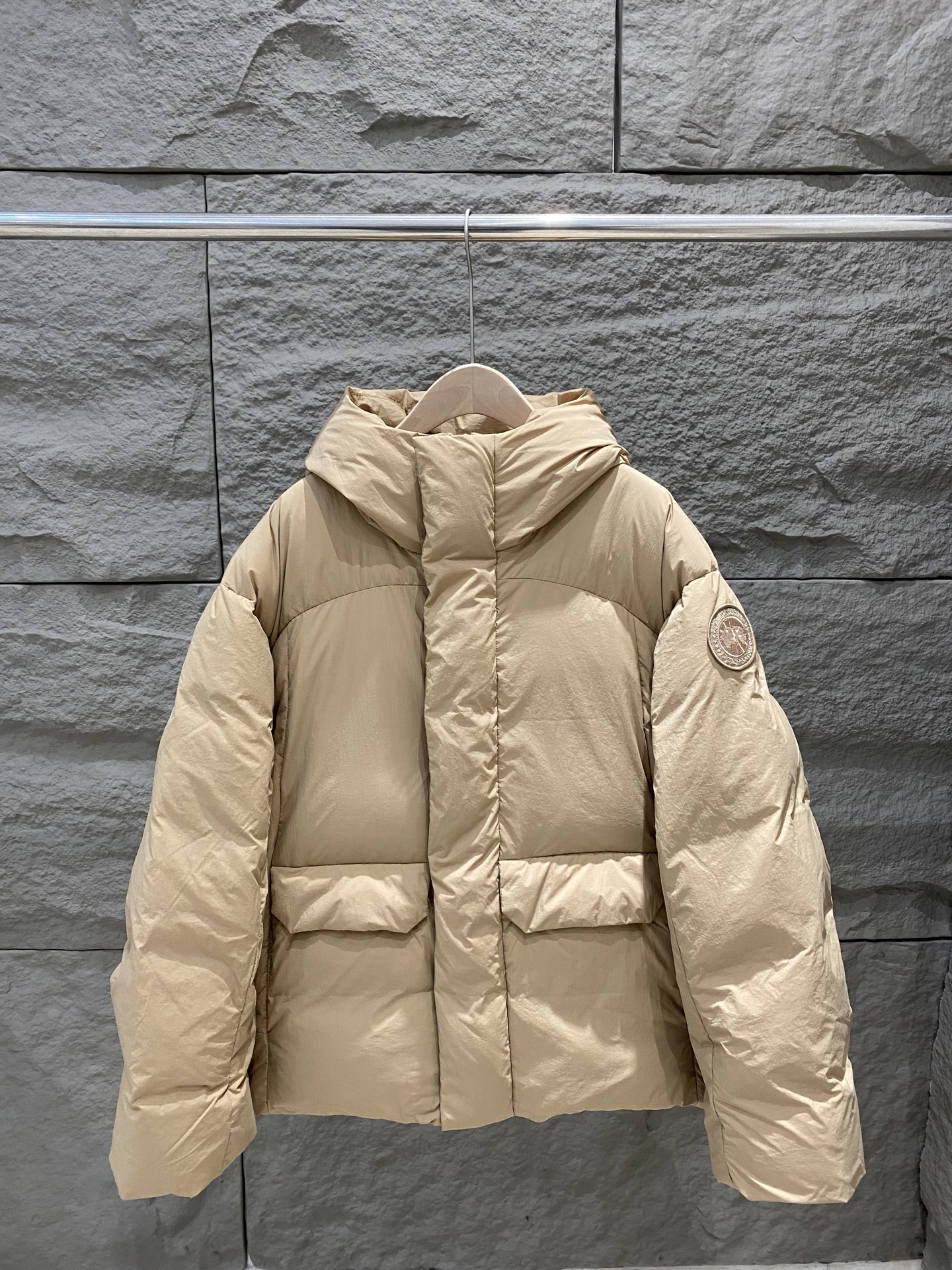 Canada Goose Wilu Padded Parka Hooded Down Jacket Coat Outerwear 6 i1760689207853 511 0 5
