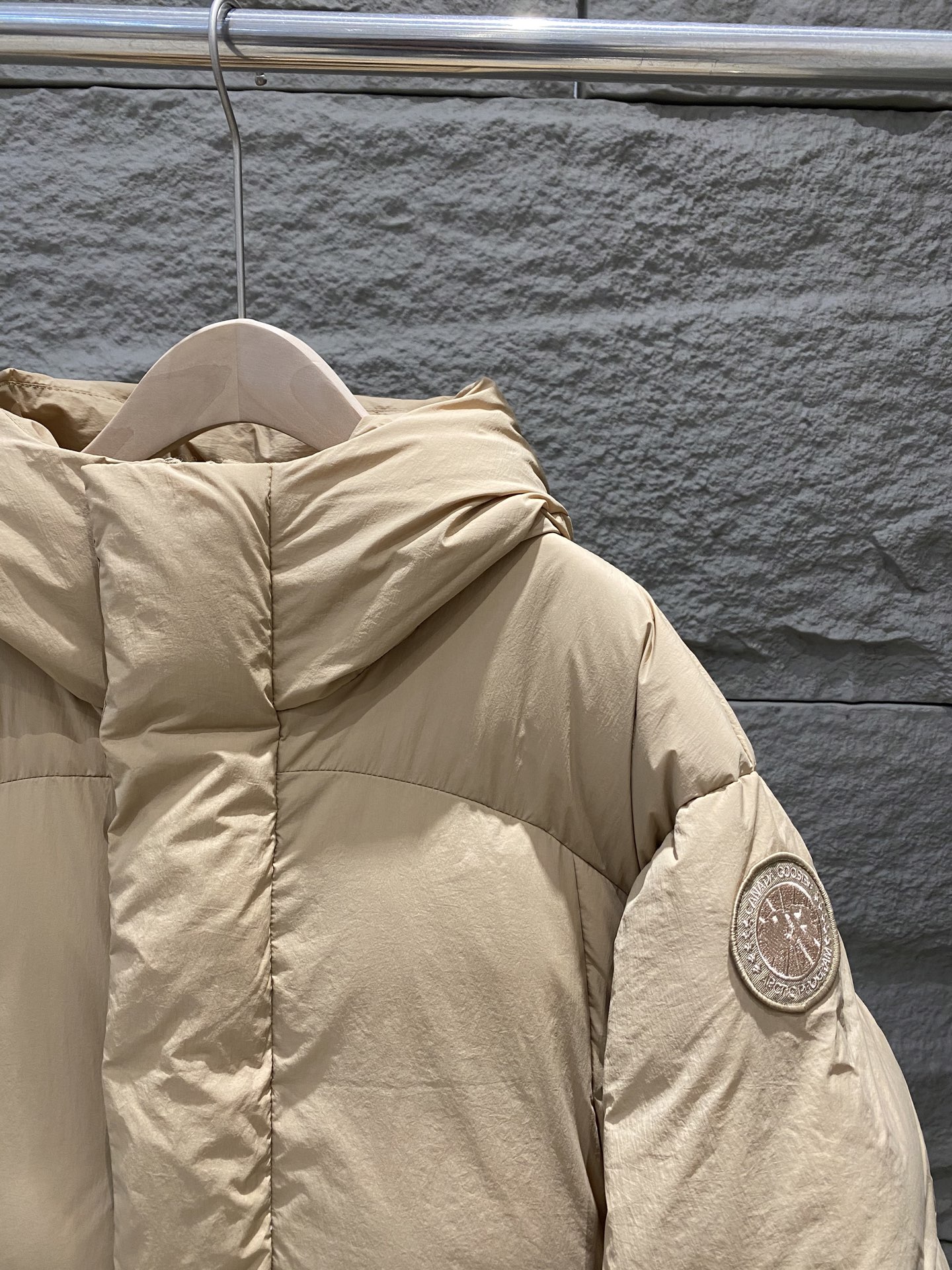 Canada Goose Wilu Padded Parka Hooded Down Jacket Coat Outerwear 7 i1760689209455 2266 0 6