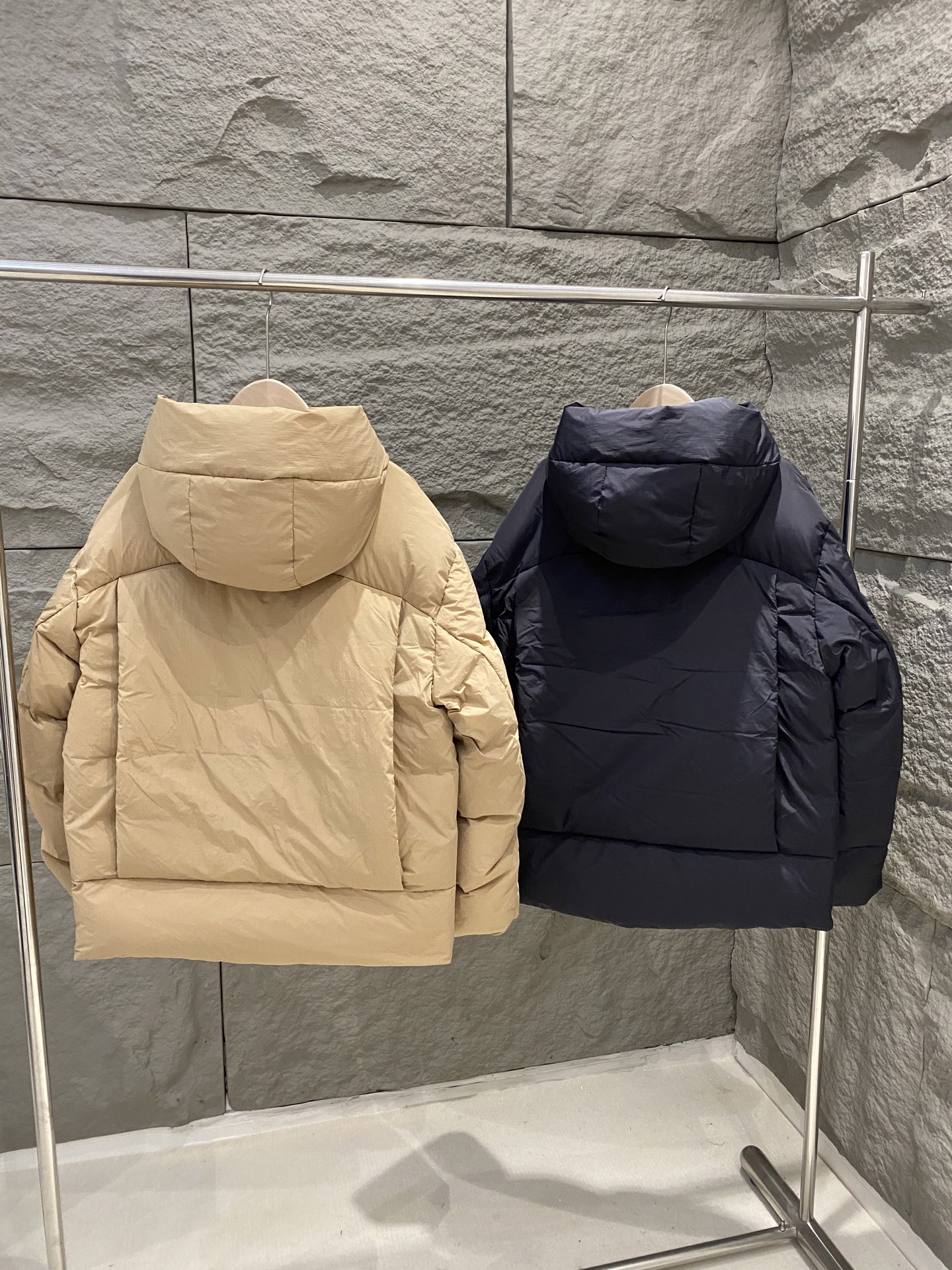 Canada Goose Wilu Padded Parka Hooded Down Jacket Coat Outerwear 4 i1760689211801 7521 0 3