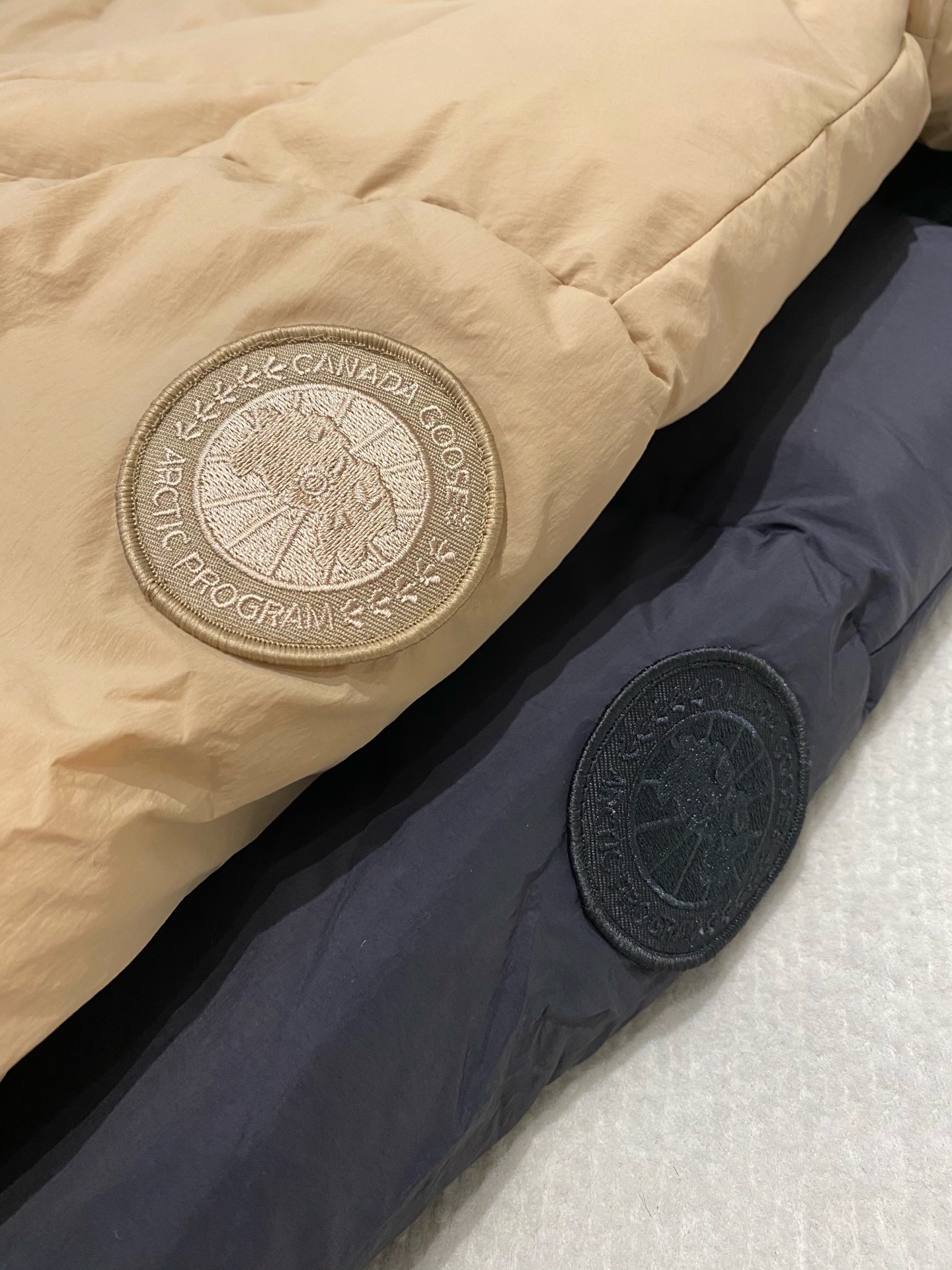 Canada Goose Wilu Parka: Recycled Nylon, Down-Filled, Oversized Fit - Desert/Black 2 i1760692388225 7004 0 1