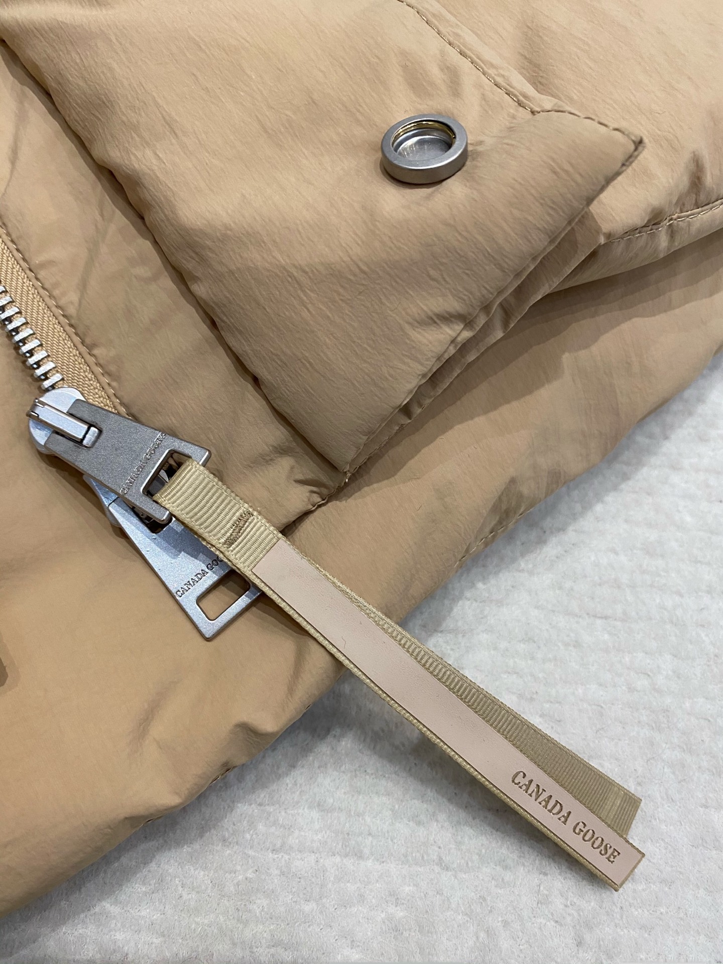 Canada Goose Wilu Parka: Recycled Nylon, Down-Filled, Oversized Fit - Desert/Black 8 i1760692388314 3818 0 6