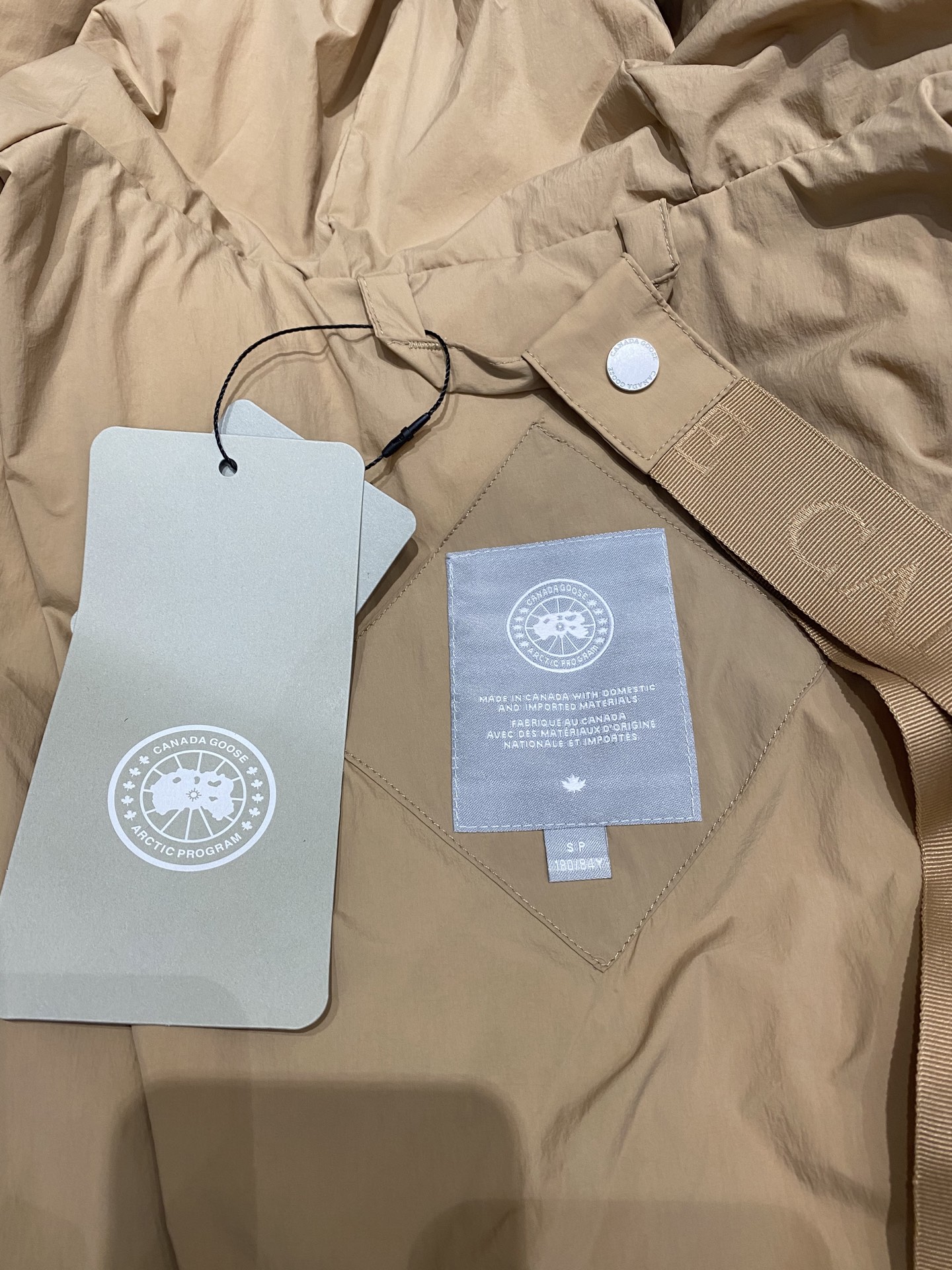 Canada Goose Wilu Parka: Recycled Nylon, Down-Filled, Oversized Fit - Desert/Black 5 i1760692389099 5058 0 2