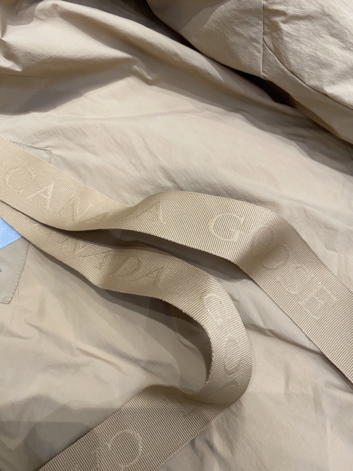 Canada Goose Wilu Parka: Recycled Nylon, Down-Filled, Oversized Fit - Desert/Black 7 i1760692391372 7226 0 5