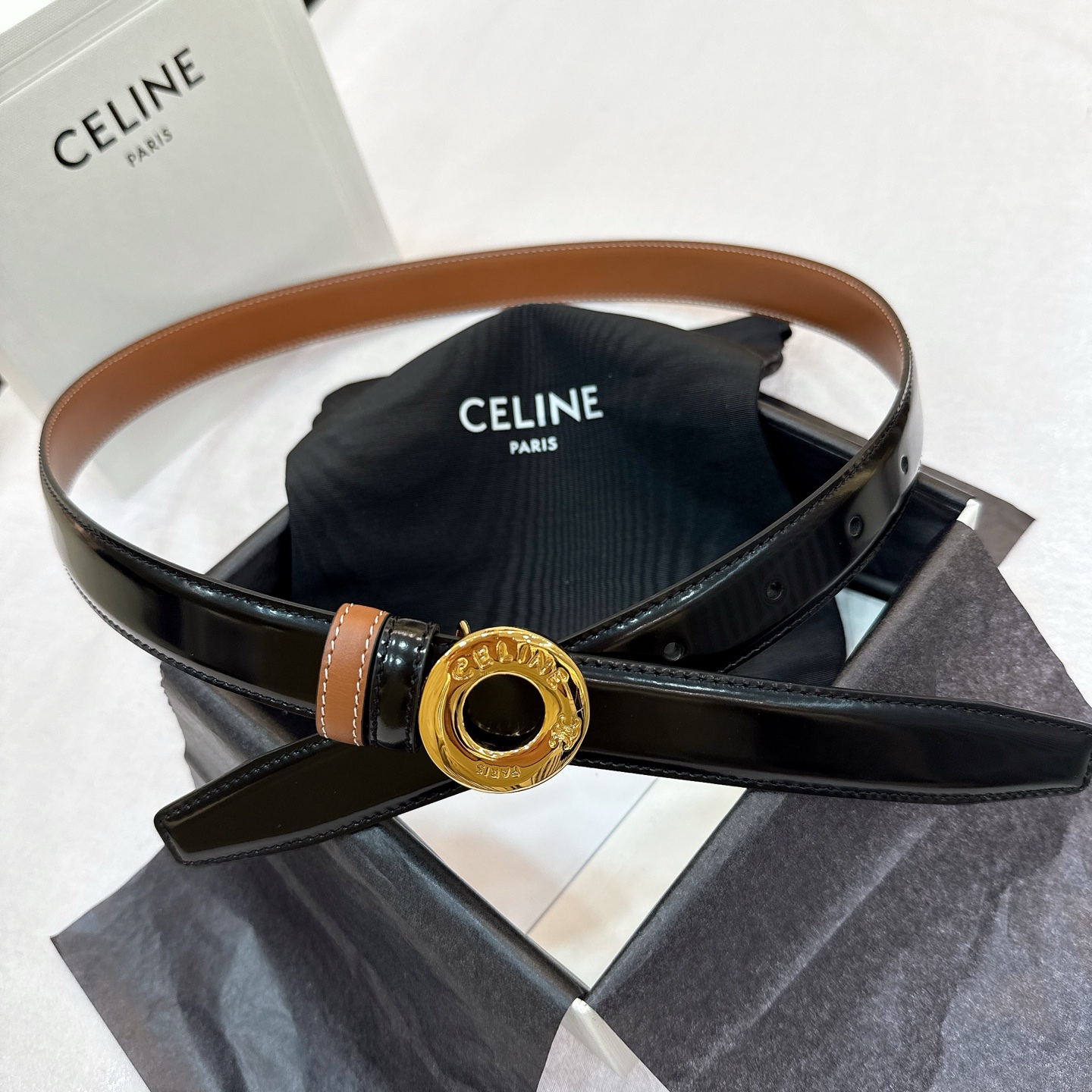 -Celine 同心圆凯旋门家TRIOMPHE搭扣 铜钱扣25毫米双面腰带 双面腰带