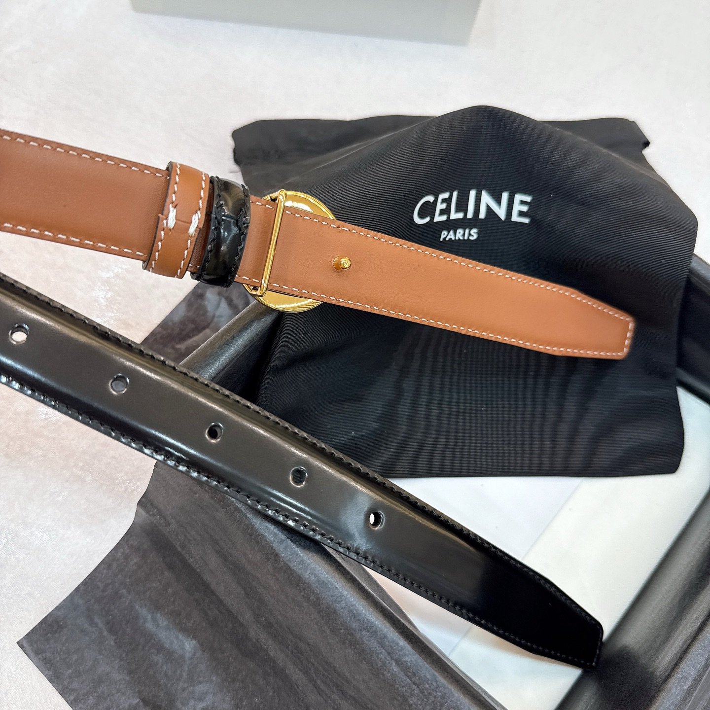 -Celine 同心圆凯旋门家TRIOMPHE搭扣 铜钱扣25毫米双面腰带 双面腰带