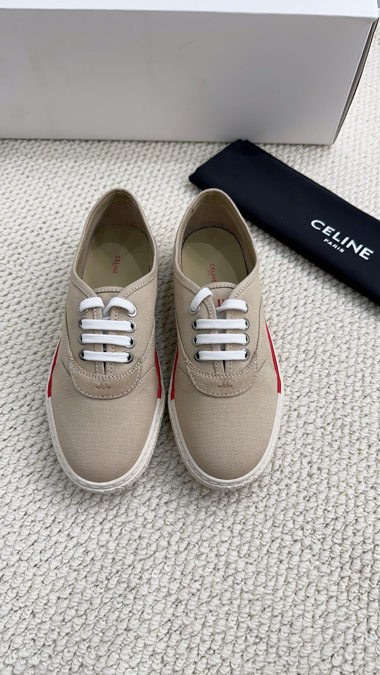 NO:889858,Celin*2026 new retro moral training shoes, retro resurgence, just the right amount of fun, versatile and fashionable, perfect foot feel, high-density technical cloth fabric, sheepskin lining, private molded rubber non-slip outsole, size 35-39# (40# custom-made, non-refundable), casual shoes/sports shoes, celine, sneakers, sheepskin19860909Celin*2026新款复古德训鞋,复古回潮,恰到好处的玩味,百搭时髦,脚感满分对版高密度科技布面料,羊皮内里,私模橡胶防滑大底,码数35-39#（40#订做不退换）,休闲鞋/运动鞋,celine,sneakers,sheepskin,Women's Shoes