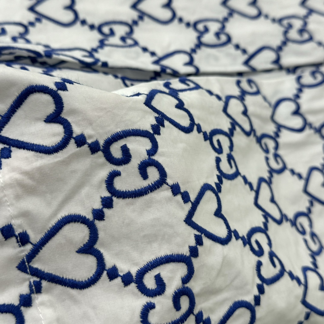 2025 Fashion: Customized Embroidery, Various Sizes, Classic Elements, High-Density “GC” Letters Embroidery - 图片 6