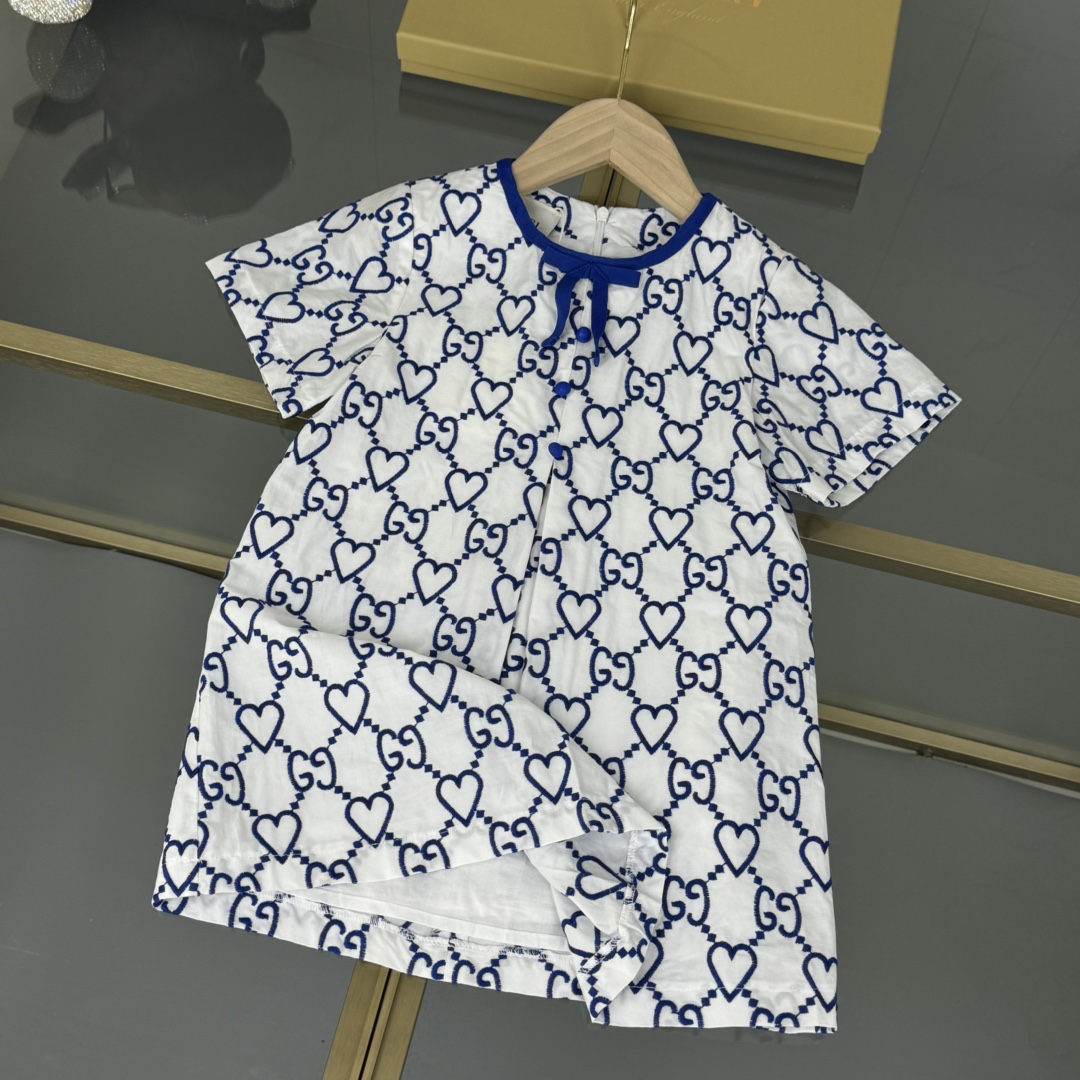 2025 Fashion: Customized Embroidery, Various Sizes, Classic Elements, High-Density “GC” Letters Embroidery - 图片 3