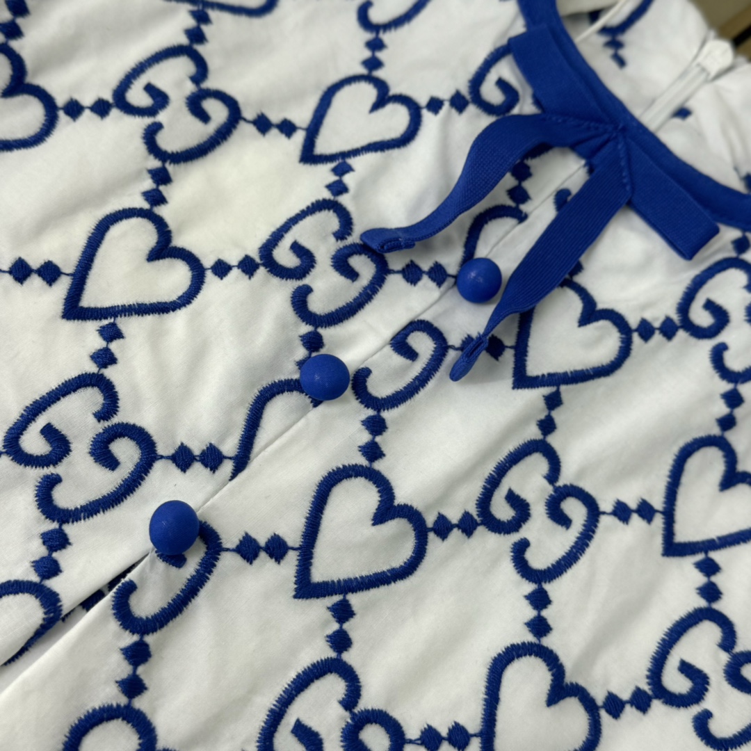2025 Fashion: Customized Embroidery, Various Sizes, Classic Elements, High-Density “GC” Letters Embroidery - 图片 5