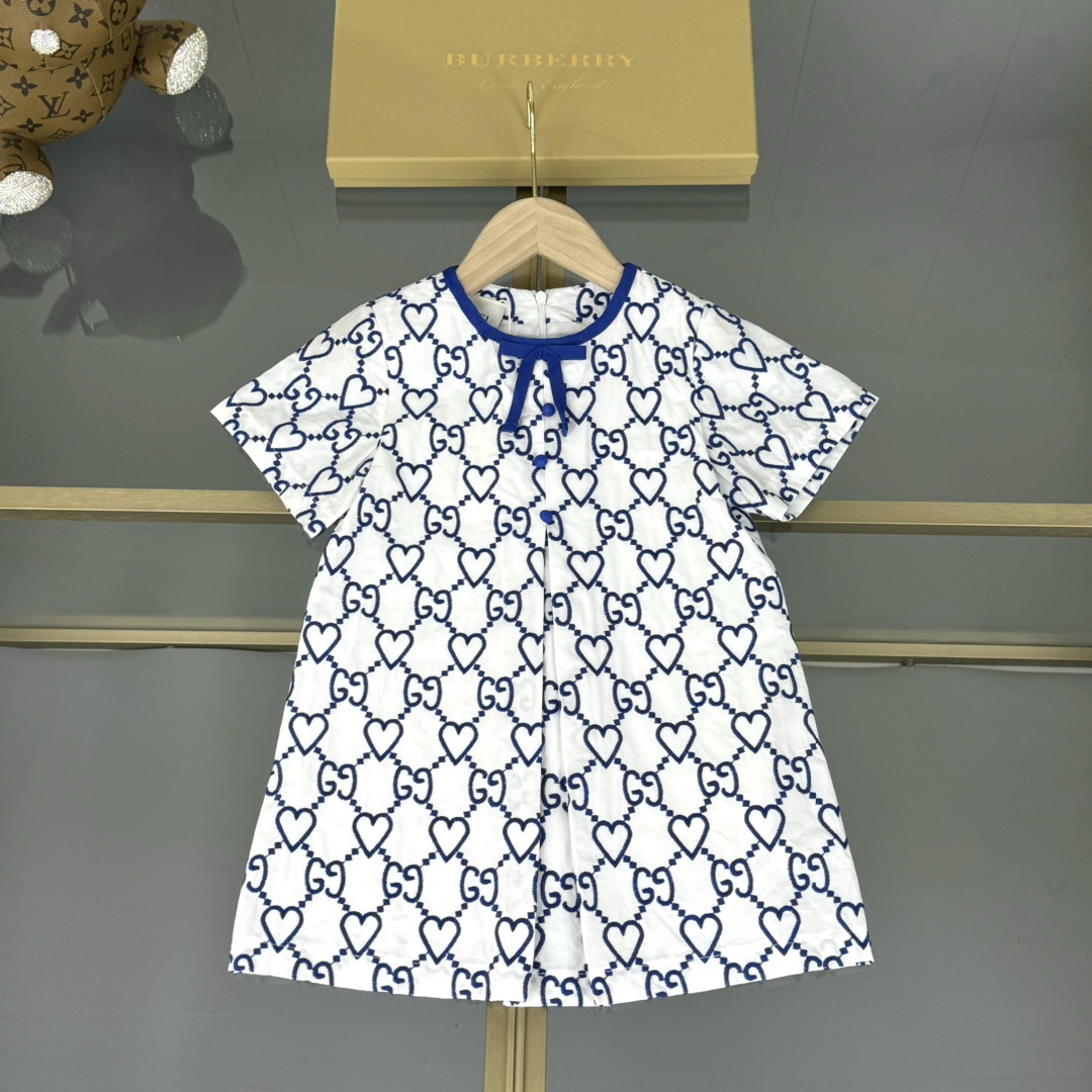 2025 Fashion: Customized Embroidery, Various Sizes, Classic Elements, High-Density “GC” Letters Embroidery - 图片 1