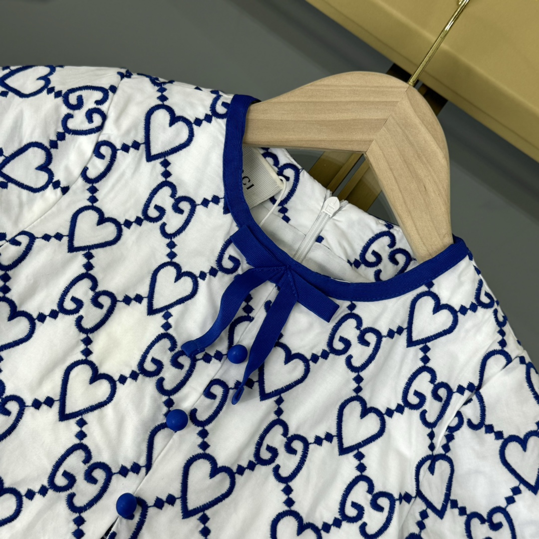 2025 Fashion: Customized Embroidery, Various Sizes, Classic Elements, High-Density “GC” Letters Embroidery - 图片 4