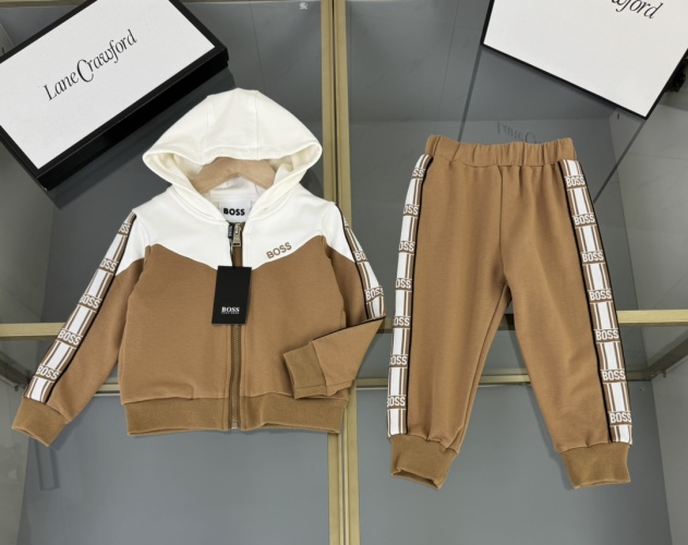 BOSS Kids' Two-Tone Hooded Sweatshirt & Jogger Set - Stylish & Comfortable 1 BOSS Kids' Two-Tone Hooded Sweatshirt & Jogger Set - Stylish & Comfortable
