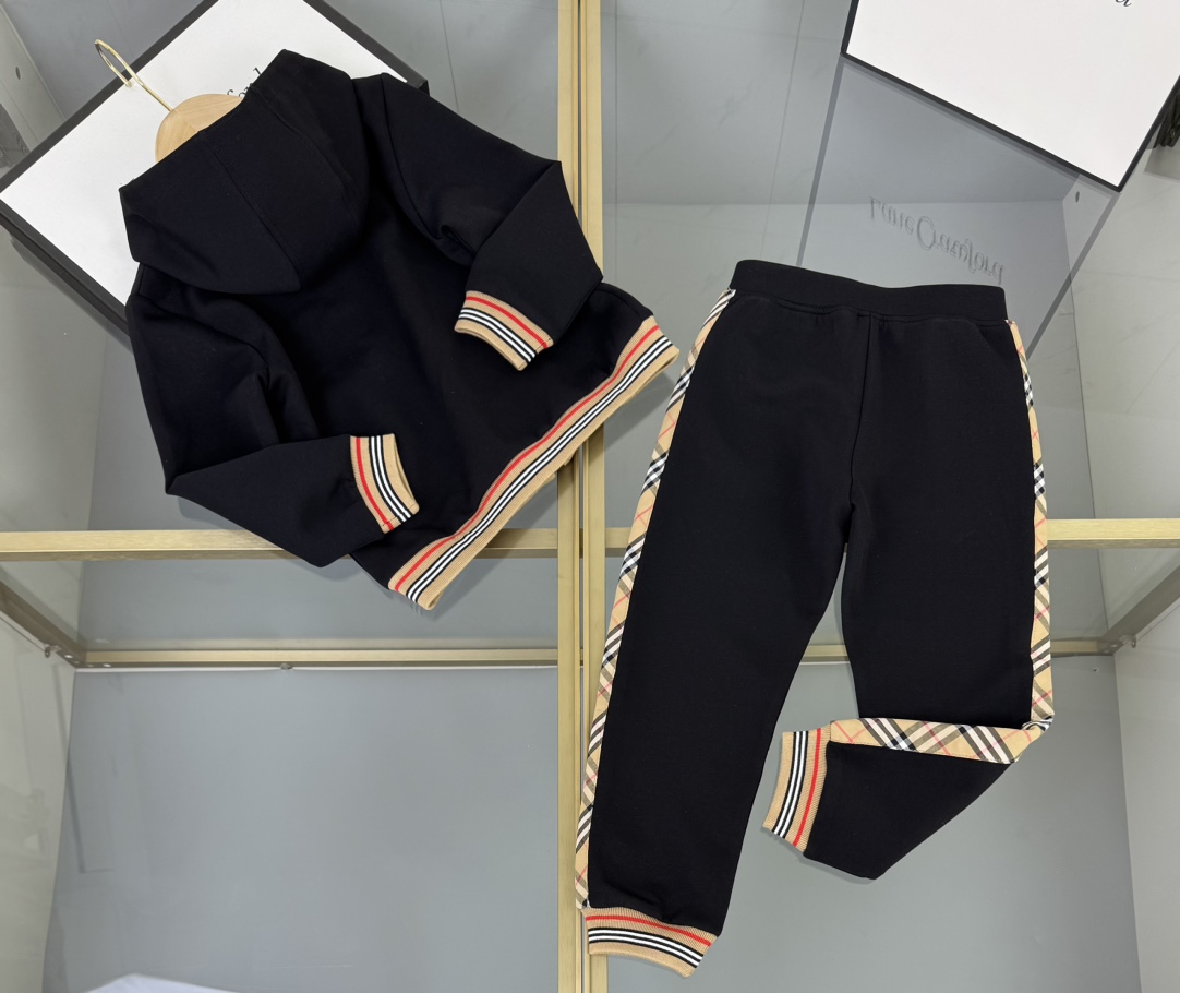 Burberry Kids' Black Check Two-Piece Set - Zip Hoodie & Jogger Outfit 10 i1756117216 8699 4