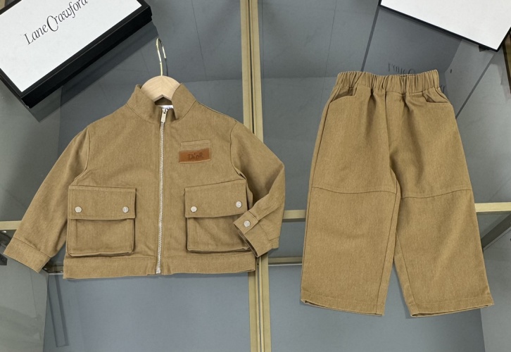 Dior Kids' Corduroy Jacket and Pants Set, Fashionable and Comfortable 1 Dior Kids' Corduroy Jacket and Pants Set, Fashionable and Comfortable