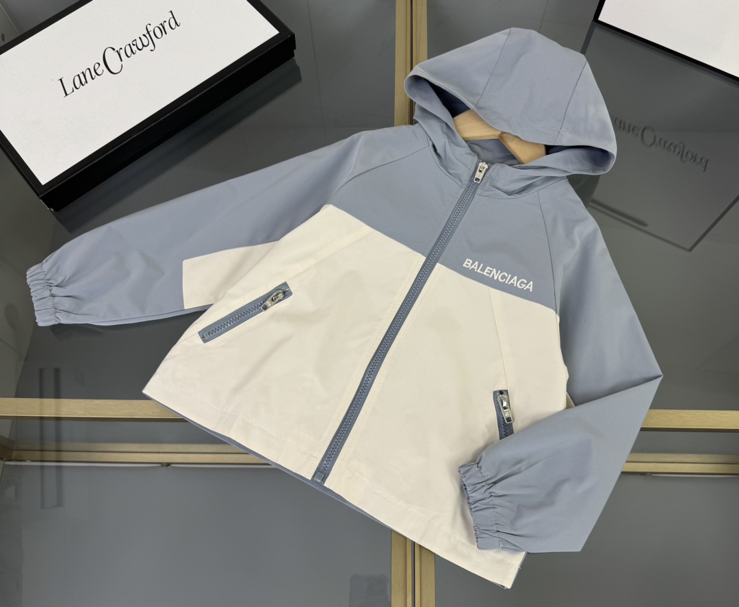 Balenciaga Kids' Windbreaker & Pants Set - Stylish Two-Tone Outfit for Children 4 i1757848501 6262 0