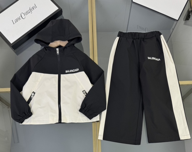 Balenciaga Kids' Hooded Jacket and Pants Set - Stylish & Comfortable Outfit 1 Balenciaga Kids' Hooded Jacket and Pants Set - Stylish & Comfortable Outfit
