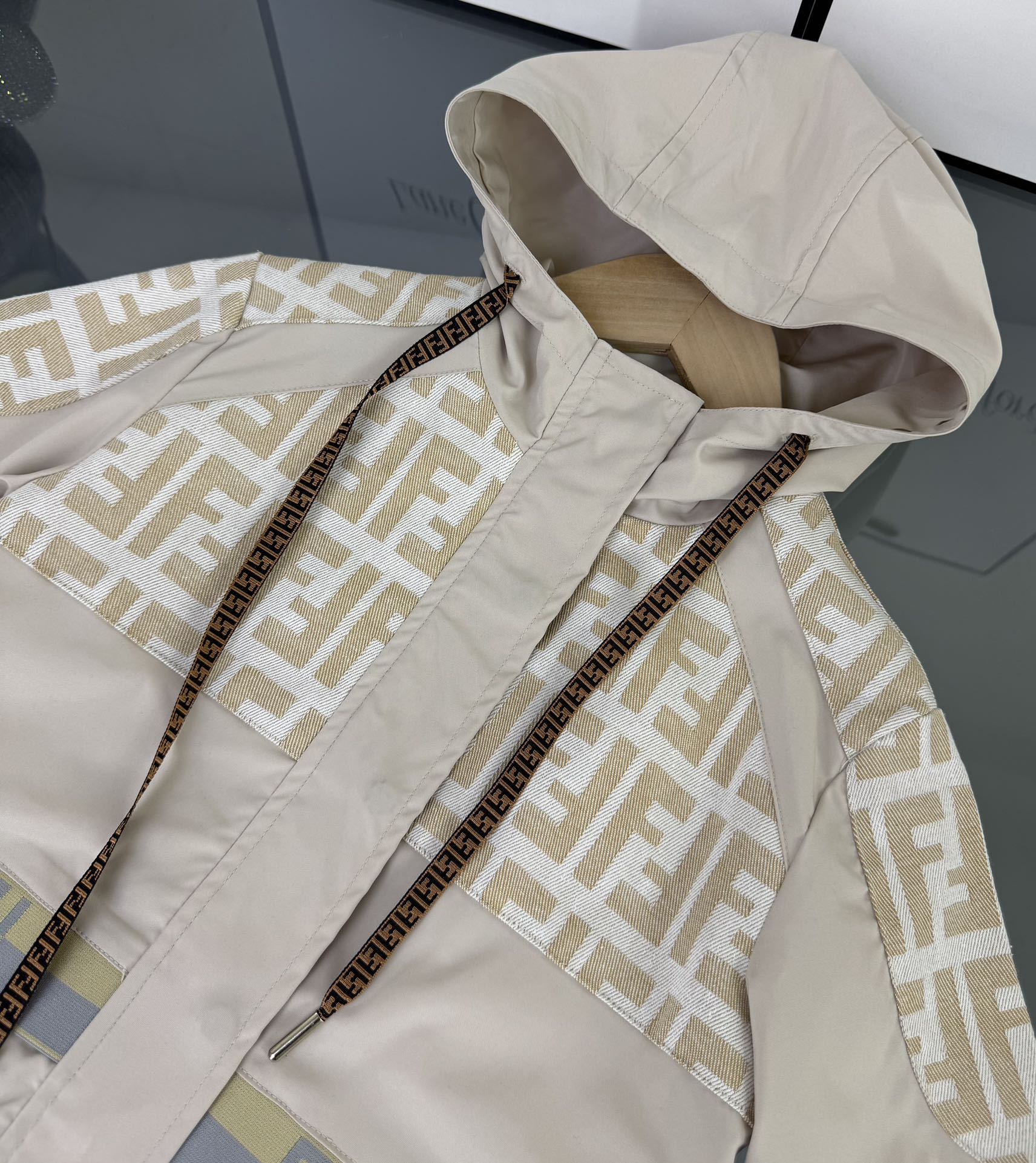 Fendi Kids' Beige FF Logo Hooded Jacket & Pants Set - Spring/Summer Collection 5 i1758102129 2105 6