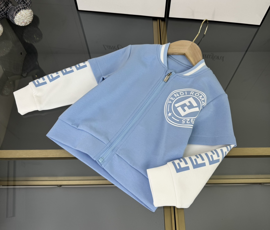 Fendi Kids' Light Blue Cotton Blend Tracksuit with Logo Detailing 4 i1760091962 9168 3