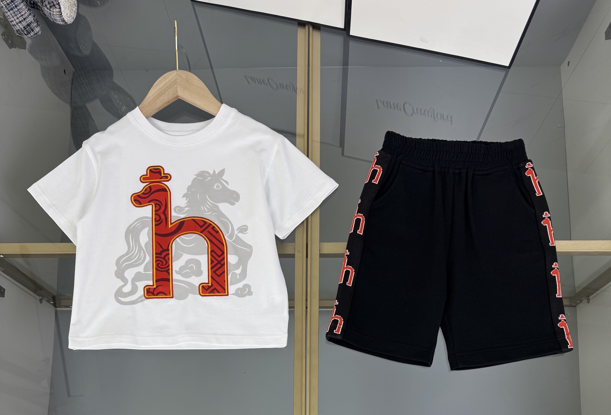 _deO9s_qO5tWgtV2amlSV5qwYNrMmtfV5EF4xkag