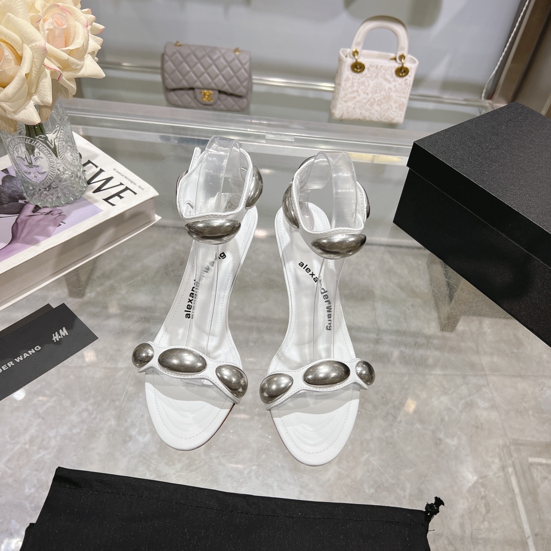 Luxurious Queen: Original Alexand Wang 2024 Shoe Mats with High-Bulleted Design - 图片 1