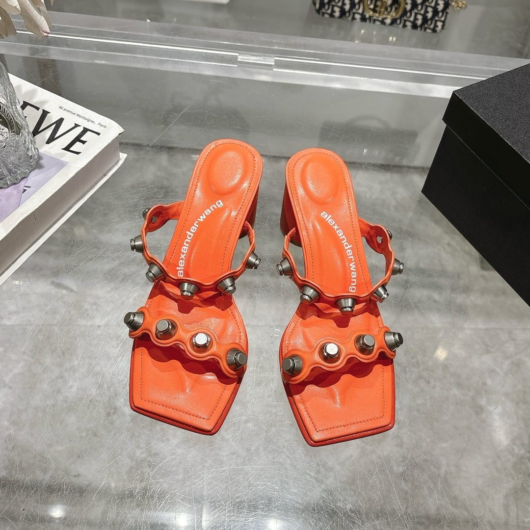 NO:129519,Alexander wang 2025 thick heel sandal slippers The upper is imported sheepskin and special canvas butter leather. The original craft concave and concave three-dimensional imported sheepskin footbed, original insole logo, original Italian imported perm dyed original sole. The upper is original sheepskin heel height is about 6cm P Size35-39 (40 customization, no return or replacement), slippers, alexander wang, sandals, slippers, sheepskin19860909Alexander wang亚力山大王 2025粗跟凉鞋拖鞋 鞋面为进口羊皮和特殊帆布牛油皮原厂工艺凹凸立体进口羊皮垫脚, 原厂鞋垫logo标,原版意大利进口透染原版大底 鞋面原版羊皮 跟高约6cm P Size35-39（40定制不退不换）,拖鞋,alexander wang,sandals,slippers,sheepskin,Women's Shoes