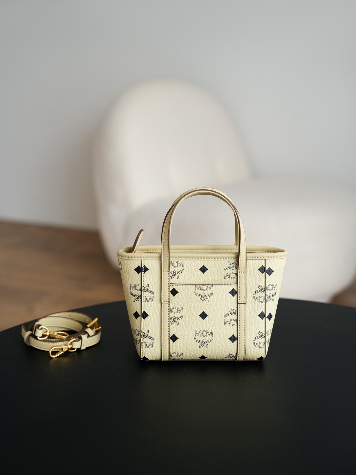 ®官网同步上新款®菜篮子𝐌𝐂𝐌 𝐓𝐨𝐧𝐢 𝐕𝐢𝐬𝐞𝐭𝐨𝐬 𝐗-𝐦𝐢𝐧𝐢·Cp独家®️经典干米白超mini