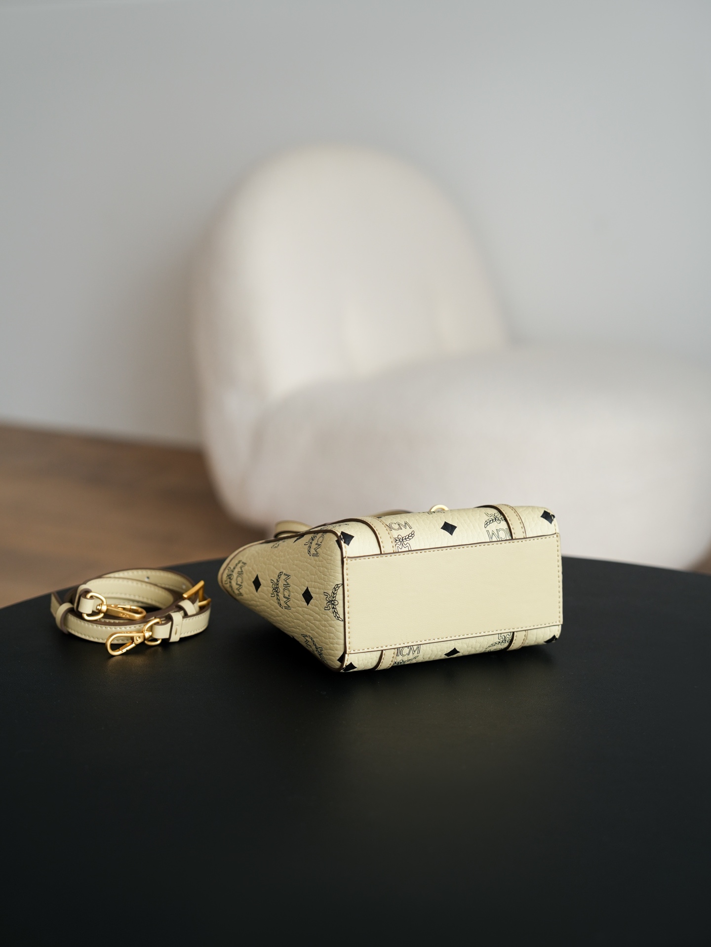 ®官网同步上新款®菜篮子𝐌𝐂𝐌 𝐓𝐨𝐧𝐢 𝐕𝐢𝐬𝐞𝐭𝐨𝐬 𝐗-𝐦𝐢𝐧𝐢·Cp独家®️经典干米白超mini